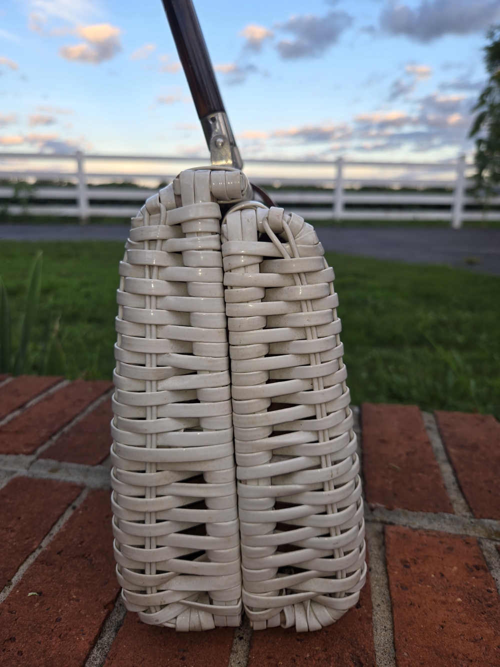 White Wicker Woven Top-Handle Bag with Dark Wood Handle Hand Made Hong Kong - Picture 3 of 11